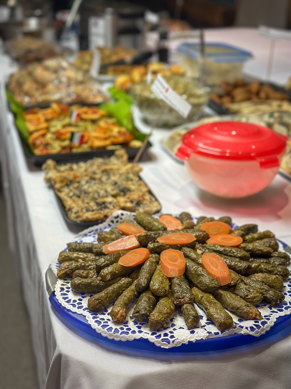 Das internationale Buffet besteht aus vielen verschiedenen Gerichten